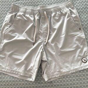 Vuori Kore Light Gray Athletic Shorts with Drawstring. 7.5” Unlined